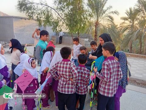 جشن پرواز بادبادکها در مراکز کانون استان بوشهر