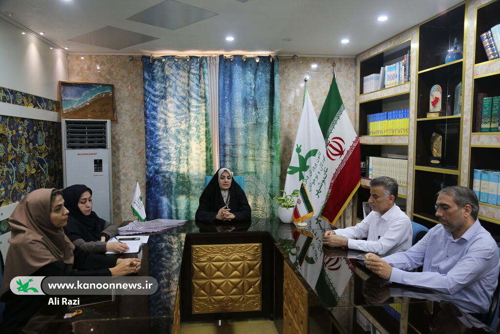 مدیرکل کانون استان بوشهر از تیم اجرایی هفته ملی کودک تقدیر کرد