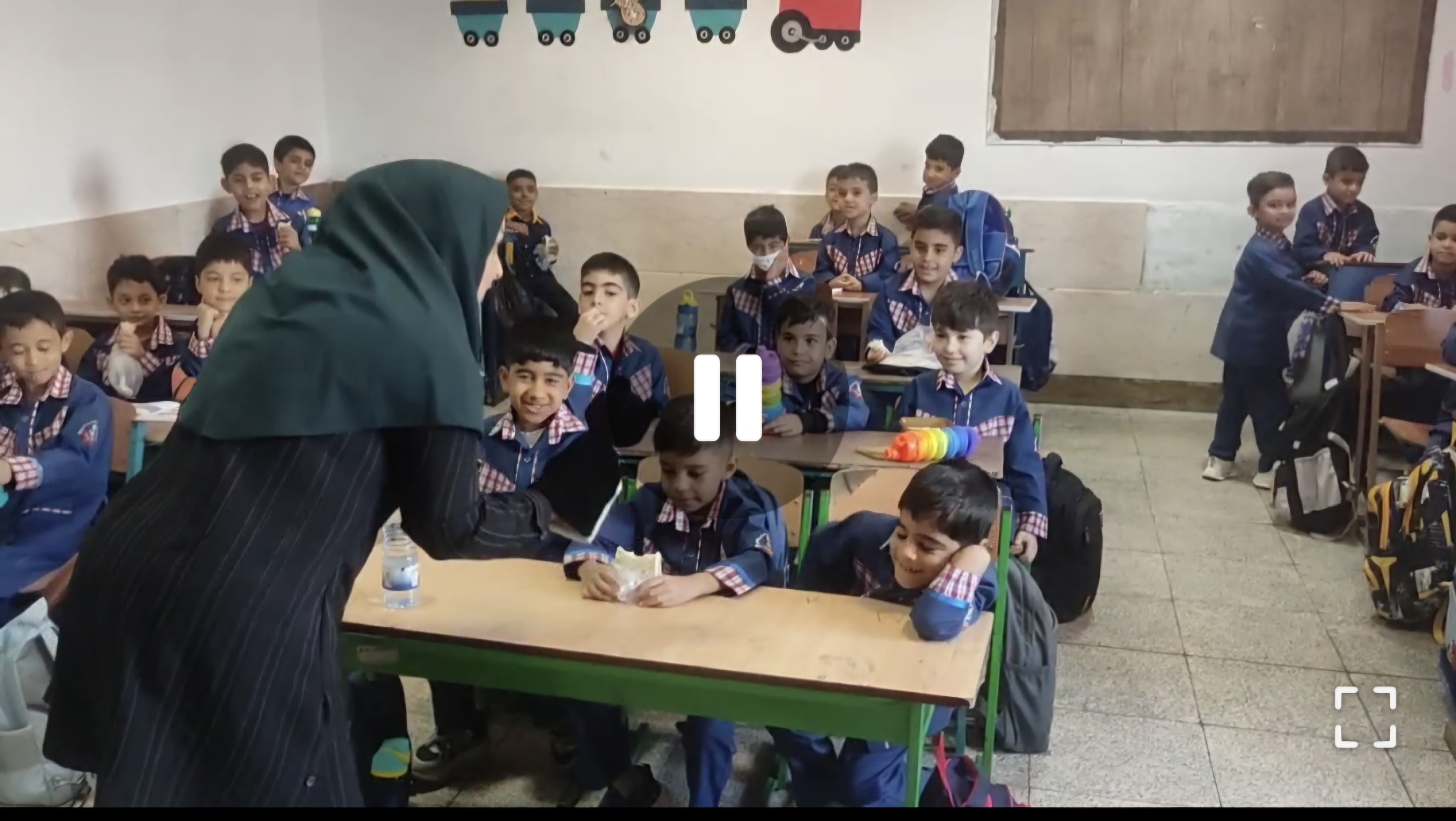 برگزاری ویژهبرنامه «لبخند کودکان، الفبای وطن» در مرکز۱۰