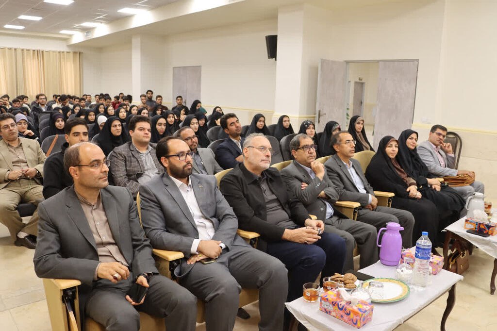 از دانشگاه فرهنگیان تا شهر سامن؛ سفر ادبی افشین علا به همدان