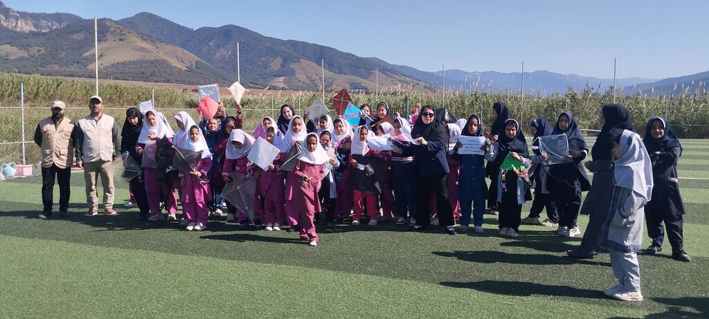 کانون گالیکش میزبان برنامه پرواز بادبادک‌ها در روستای آق‌قمیش