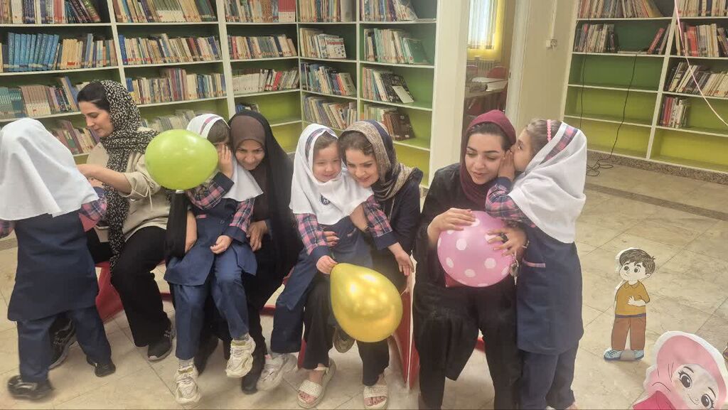 هفته ملی کودک در تویسرکان؛ از قصهگویی تا پرواز آروزها