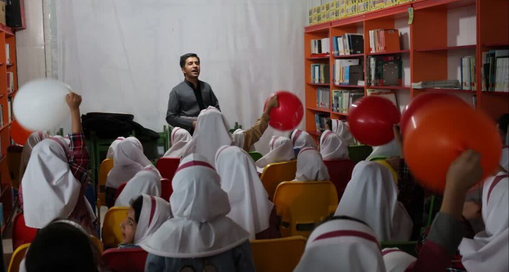 نوآموزان ثلاث باباجانی آغاز مسیر دانش را جشن گرفتند