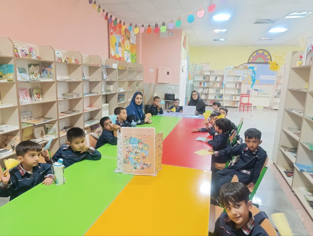 از هفته ملی کودک تا روز جهانی عصای سفید در مراکز کانون قزوین