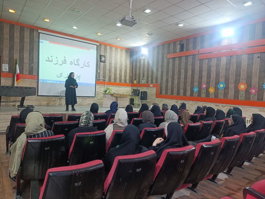 از هفته ملی کودک تا روز جهانی عصای سفید در مراکز کانون قزوین