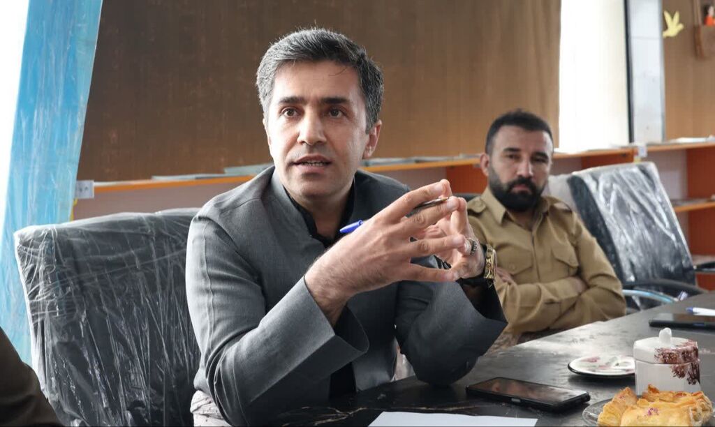 نشست هم‌اندیشی مدیران فرهنگی ثلاث باباجانی در کانون این شهرستان