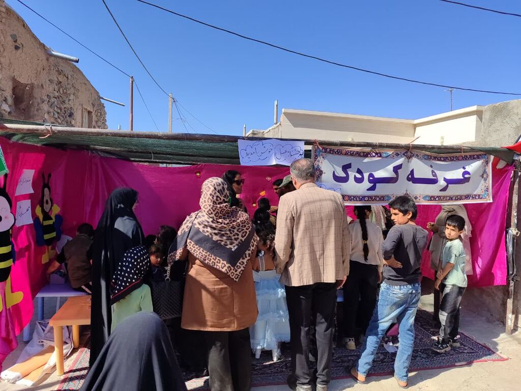 برپایی غرفه فرهنگی هنری کتابخانه ثابت و سیار روستایی کاشمر در جشنواره عسل کلپوره
