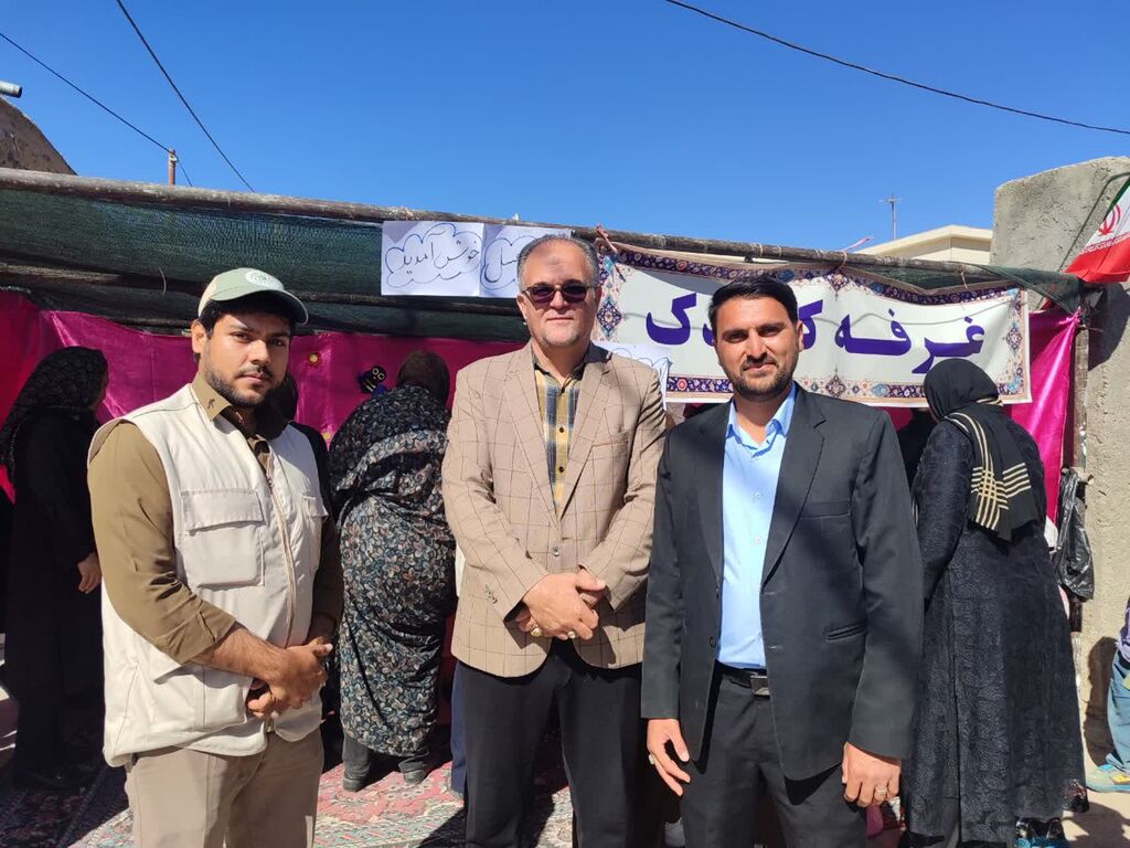 برپایی غرفه فرهنگی هنری کتابخانه ثابت و سیار روستایی کاشمر در جشنواره عسل کلپوره