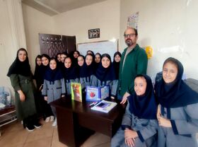 گفت‌وگوی تلفنی دانش‌آموزان مدرسه زر سارا با غلامرضا بکتاش، شاعر کودک و نوجوان