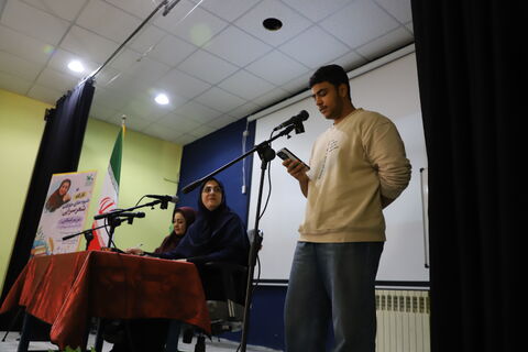 روایت تصویری برگزاری نشست اعضای انجمن‌های ادبی شعر و داستان کانون قزوین با حضور مریم اسلامی