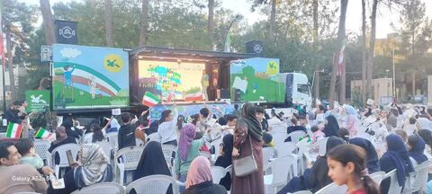 گزارش تصویری سفر «پیک امید» استان و ویژه‌برنامه‌های تماشاخانه سیار در سطح استان