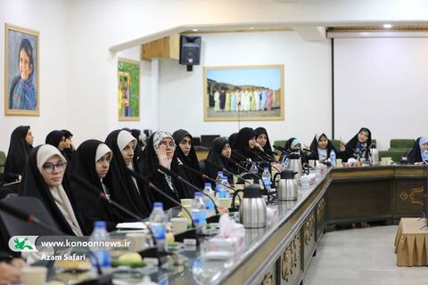 نشست دانش‌آموزان شاعر تهرانی