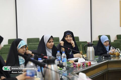 نشست دانش‌آموزان شاعر تهرانی