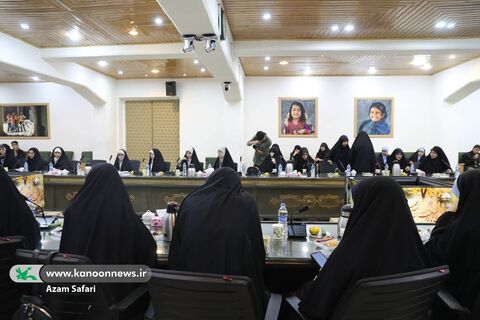 نشست دانش‌آموزان شاعر تهرانی