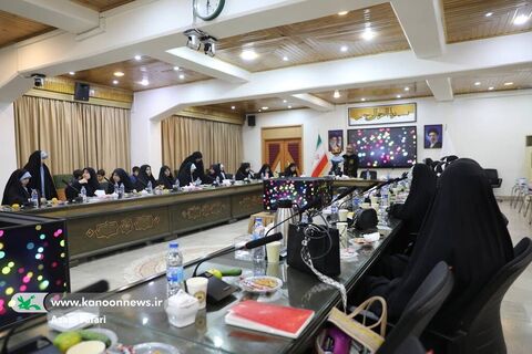 نشست دانش‌آموزان شاعر تهرانی