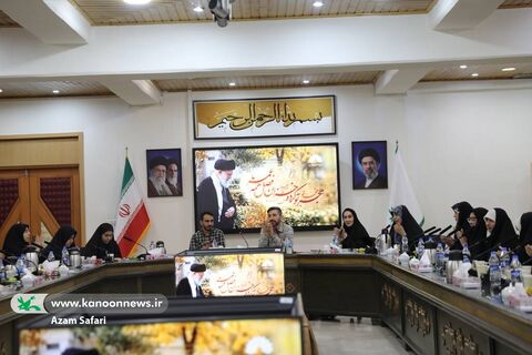 نشست دانش‌آموزان شاعر تهرانی