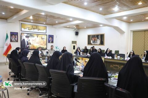 نشست دانش‌آموزان شاعر تهرانی