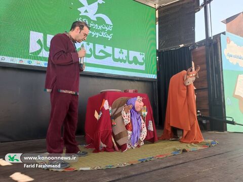 روزهای اول و دوم اجرای تماشاخانه سیار کانون پرورش فکری در جنوب سیستان و بلوچستان