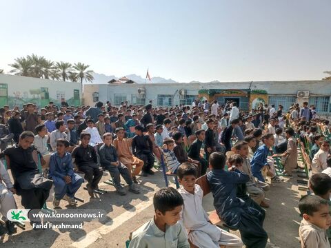 روزهای اول و دوم اجرای تماشاخانه سیار کانون پرورش فکری در جنوب سیستان و بلوچستان