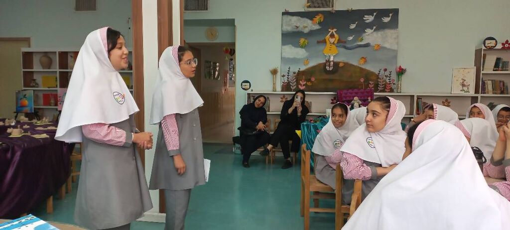 میزبانی مجتمع فرهنگی‌هنری کانون سمنان از دانش‌آموزان دبستان ژاهو با اجرای طرح‌های«بازیکا» و فعالیت‌های فرهنگی