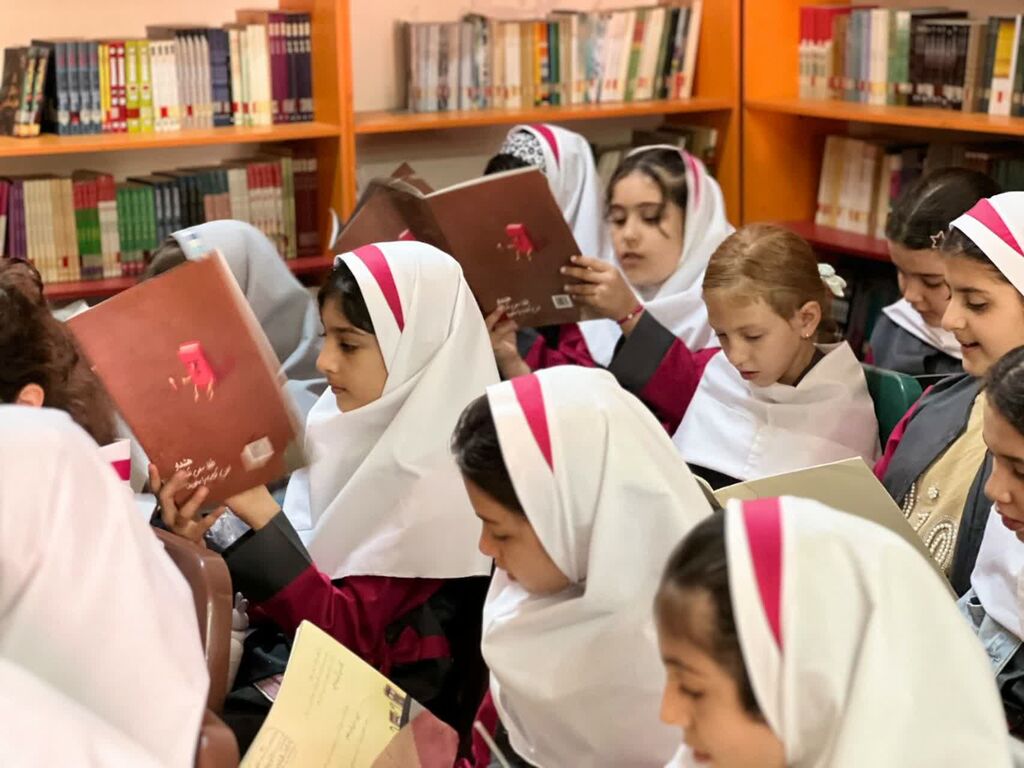 نوخوانها در مرکز شماره ۲ کانون اسلامآبادغرب جشن کتاب گرفتند