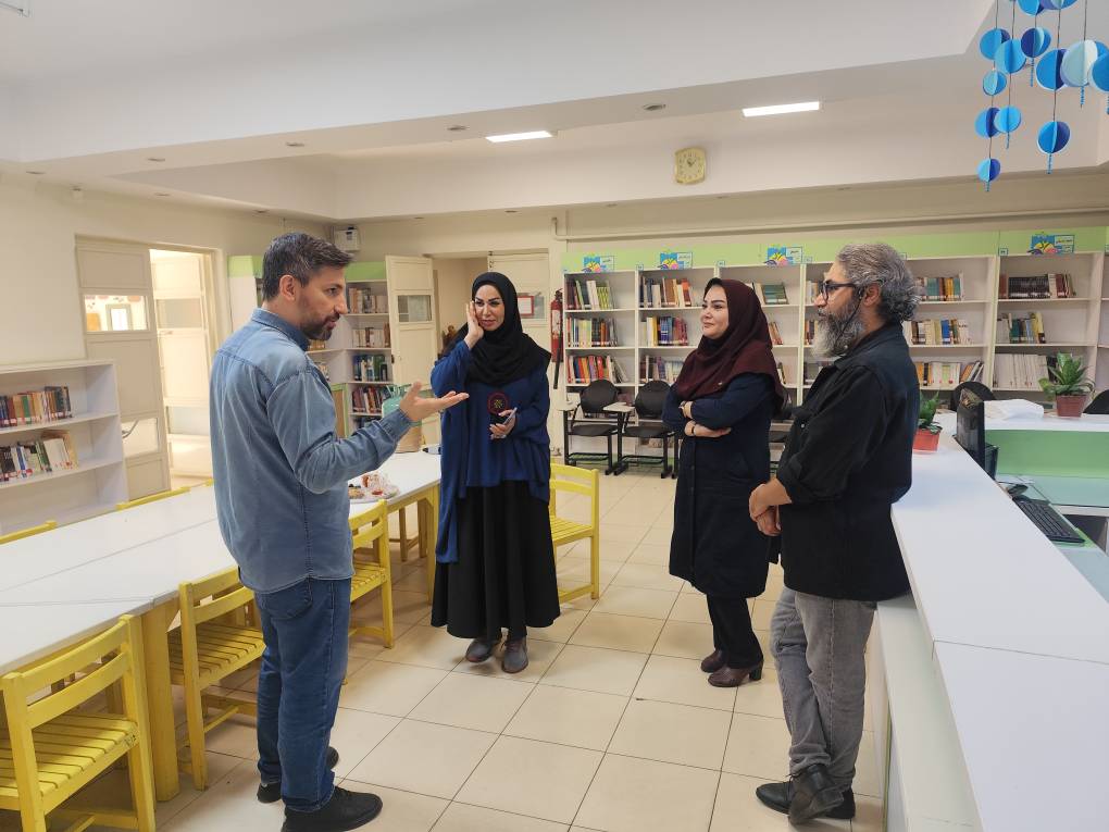 تجربه اندوزی مربیان فرهنگی هنری در دوره آموزش «نمایش سایه ای» اداره کل استان تهران