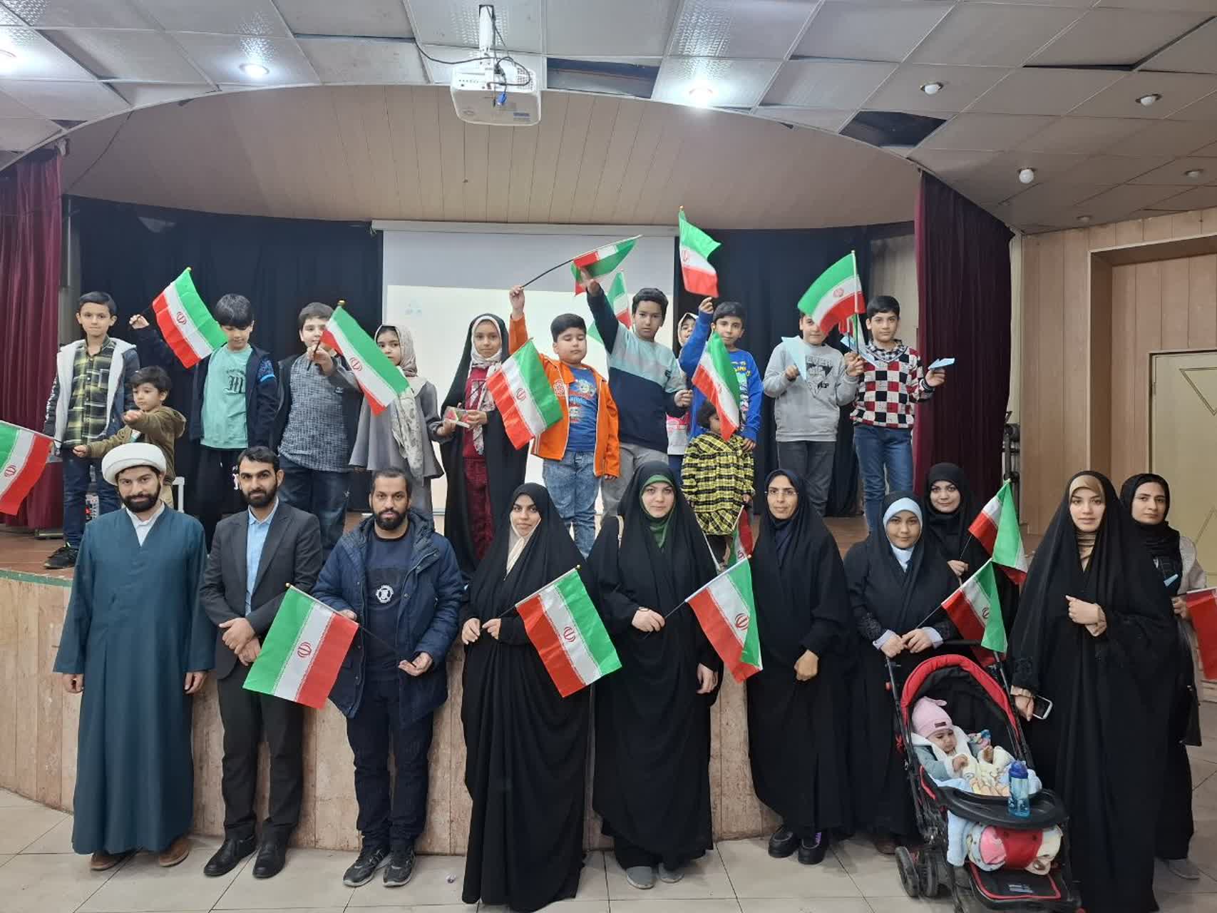 رئیس سازمان فضایی ایران از مدیرکل کانون خوزستان تقدیر کرد