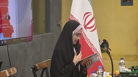 گزارش تصویری رونمایی از کتاب «آن ۲۳۰۰۰ نفر» با قلم و تصویرگری اعضای نوجوان کانون خراسان رضوی