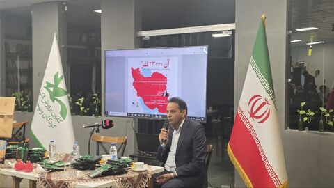 گزارش تصویری رونمایی از کتاب «آن ۲۳۰۰۰ نفر» با قلم و تصویرگری اعضای نوجوان کانون خراسان رضوی