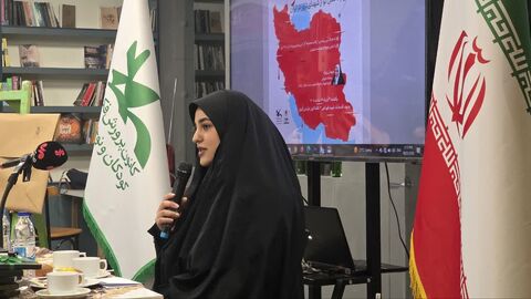 گزارش تصویری رونمایی از کتاب «آن ۲۳۰۰۰ نفر» با قلم و تصویرگری اعضای نوجوان کانون خراسان رضوی