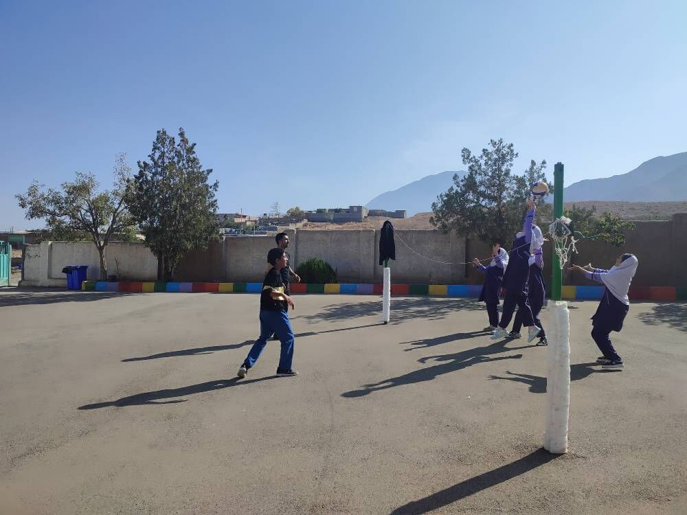 میزبانی مرکز سیار روستایی میامی از جشن دانشآموزان پایه سوم
