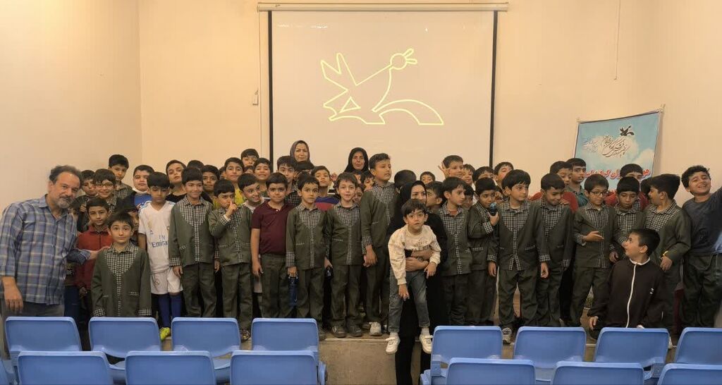 جشن نوخوانها؛ آغاز قصه دوستی کودکان با کتاب در مراکز کانون همدان