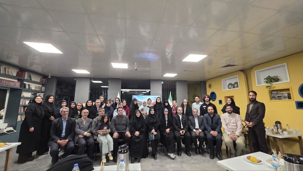 «آن ۲۳۰۰۰ نفر»؛ روایت نوجوانان خراسان رضوی از شهدای ترور