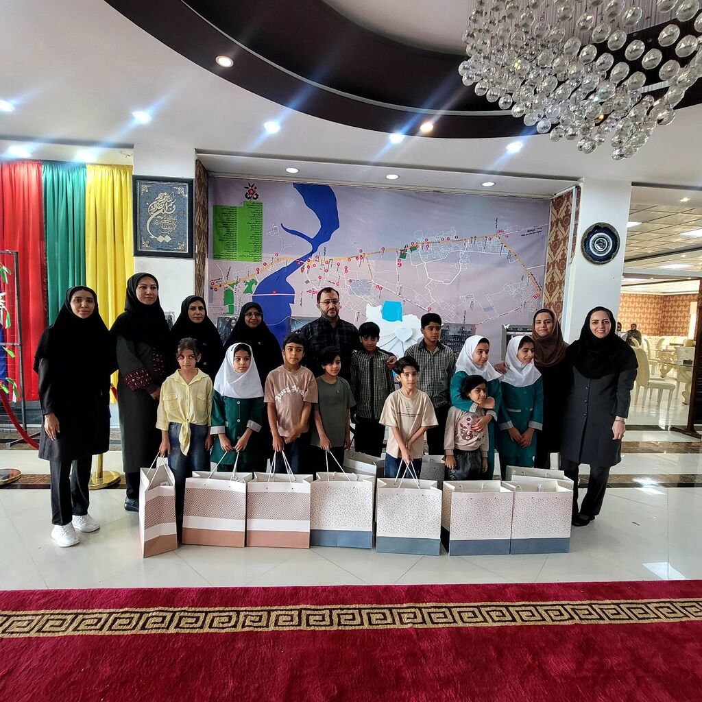 دیدار صمیمانه مدیرعامل کانون پرورش فکری با دانش‌آموزان و خانواده‌های عضو مرکز میناب استان هرمزگان