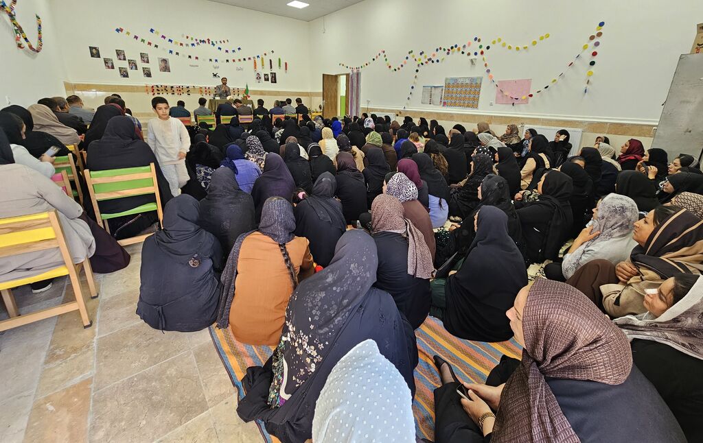 تاکید شهبازی در نشست خانواده: والدین شنونده‌ی فعال نوجوانان باشند