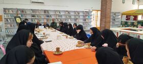 نشست گلستان‌خوانی با حضور نوجوانان و چهره‌های ادبی در زابل برگزار شد