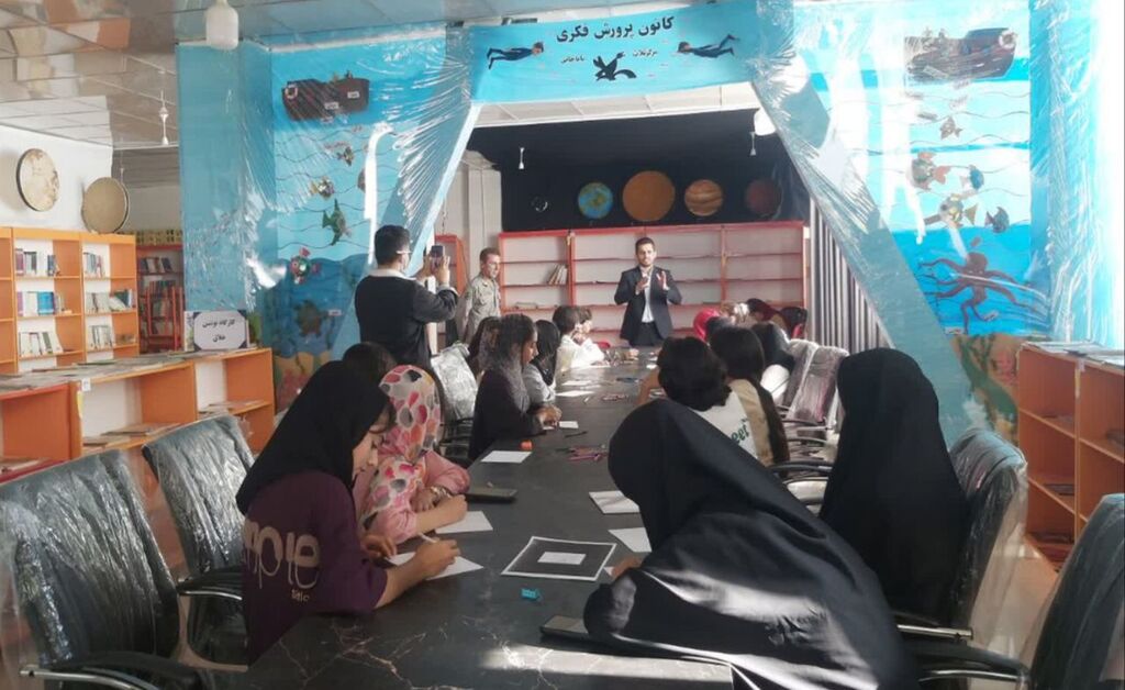 نقش‌آفرینی اعضای مرکز ثلاث باباجانی در مسابقه نقاشی محیط زیست