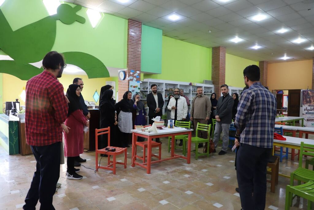 مدیرکل آفرینش‌های ادبی و هنری کانون از دوره آموزشی «تئاتر اشیاء» در قزوین بازدید کرد