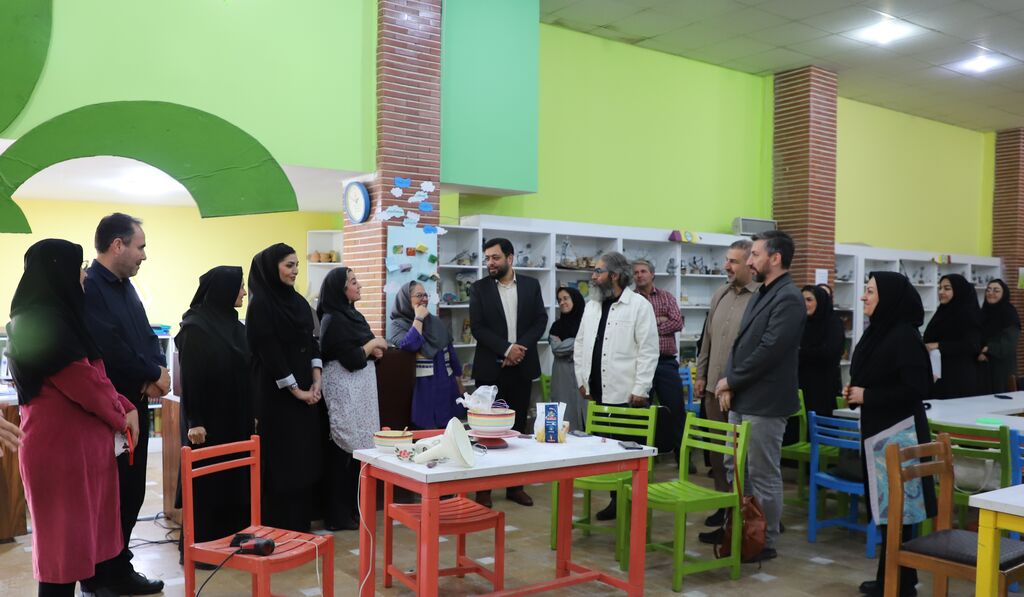 مدیرکل آفرینش‌های ادبی و هنری کانون از دوره آموزشی «تئاتر اشیاء» در قزوین بازدید کرد