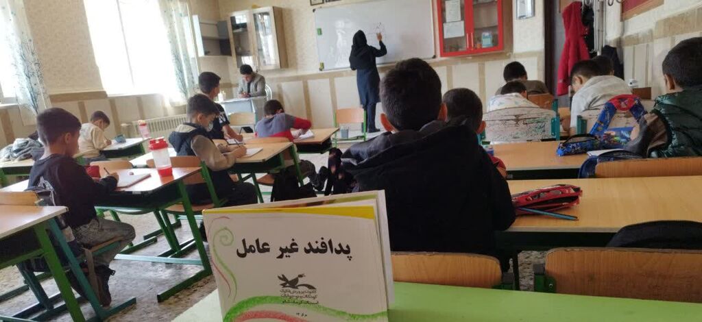فعالیتهای پدافند غیرعامل مرکز شماره ۱۳ کانون کرمانشاه به مدرسه رفت