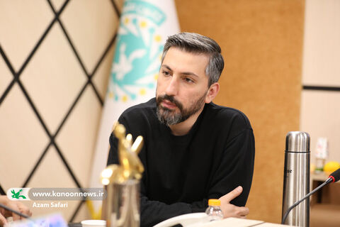 مجتبی حاذق مدیر آفرینش های ادبی و هنری کانون  در نشست ادبی «یادبود رود» به مناسبت سالروز درگذشت قیصر امین‌پور