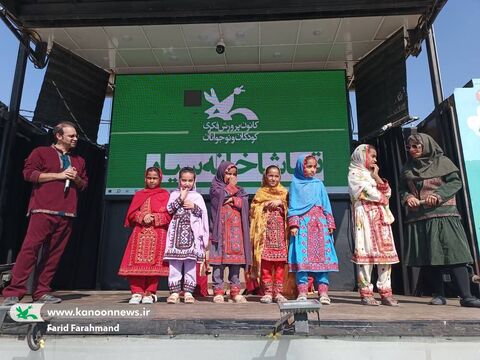روزهای سوم تا ششم اجرای تماشاخانه سیار کانون پرورش فکری در جنوب سیستان و بلوچستان