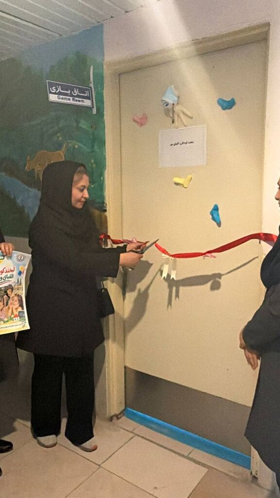 تخت‌های بیمارستانی که با «عروسک‌های مهربانی» مأمن بازی و زندگی شدند