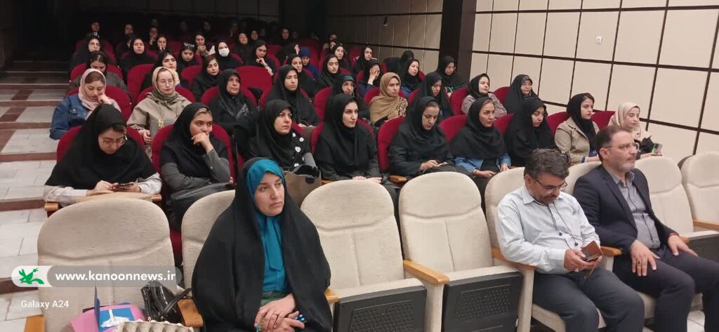 بزرگداشت ایام فاطمیه در اداره کل کانون استان مرکزی با حضور مدیران و مربیان