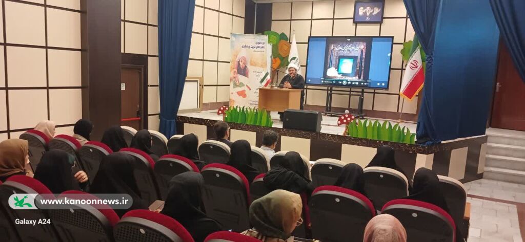 بزرگداشت ایام فاطمیه در اداره کل کانون استان مرکزی با حضور مدیران و مربیان