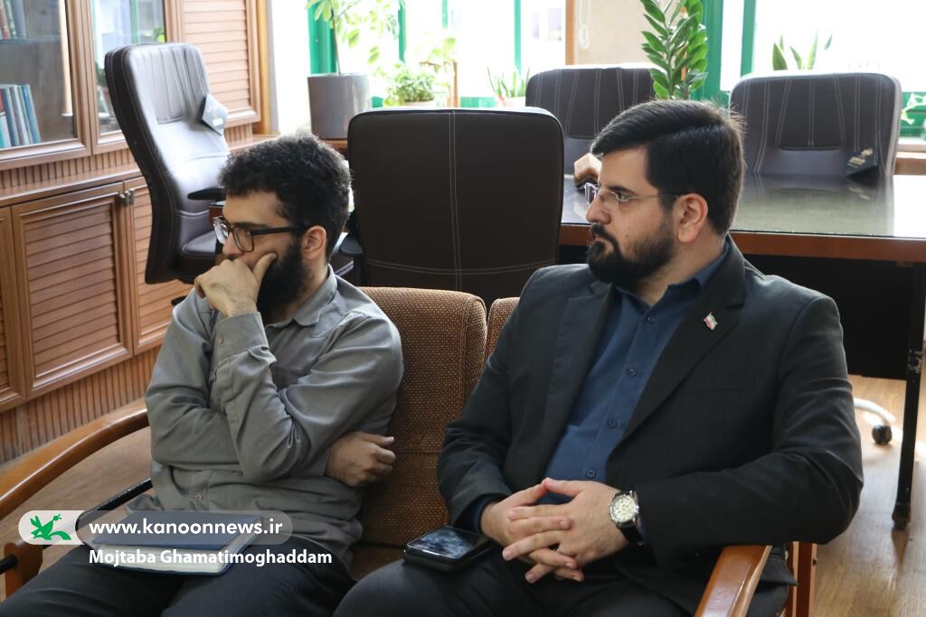 سجادکوچکنژاد: کانون مجموعهای مقدس برای بیمه کردن آینده نظام است