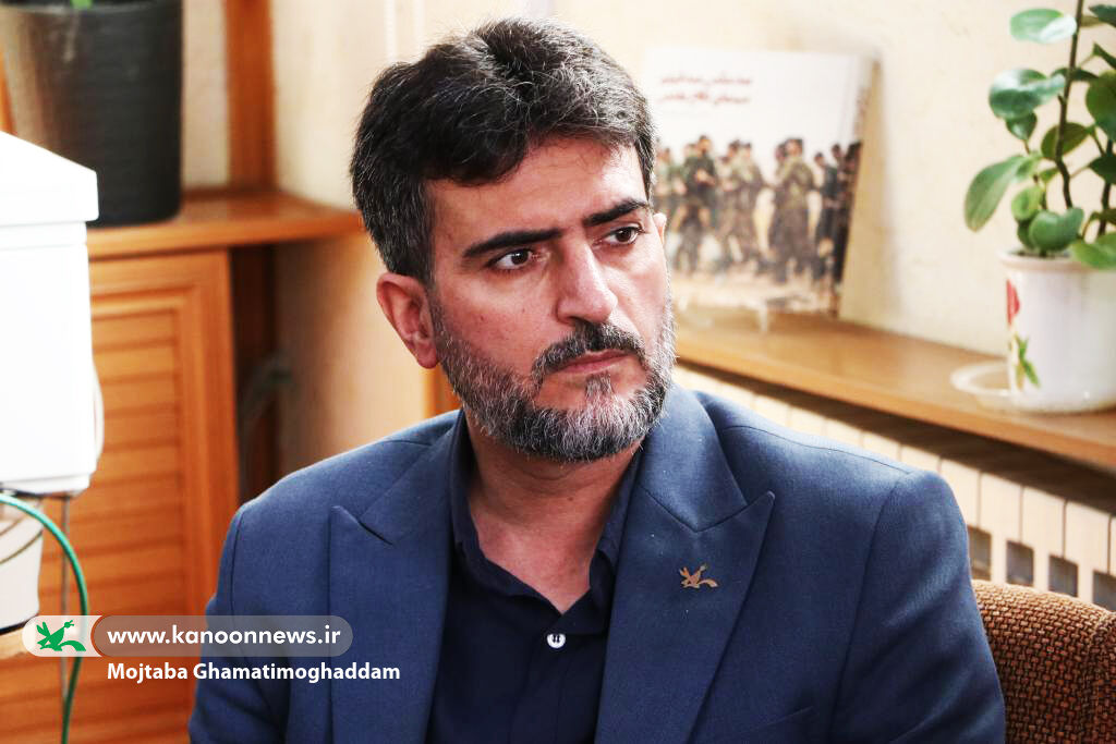 سجادکوچکنژاد: کانون مجموعهای مقدس برای بیمه کردن آینده نظام است