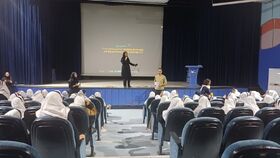 آشنایی دانش‌آموزان با مفاهیم پدافند غیرعامل در مرکز شماره ۲ کانون کرمانشاه