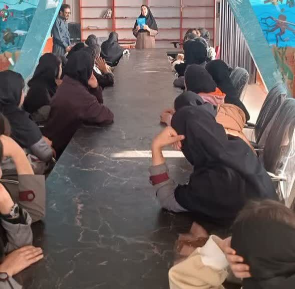 میزبانی مرکز ثلاث باباجانی از نوجوانان مدرسه فرزانگان