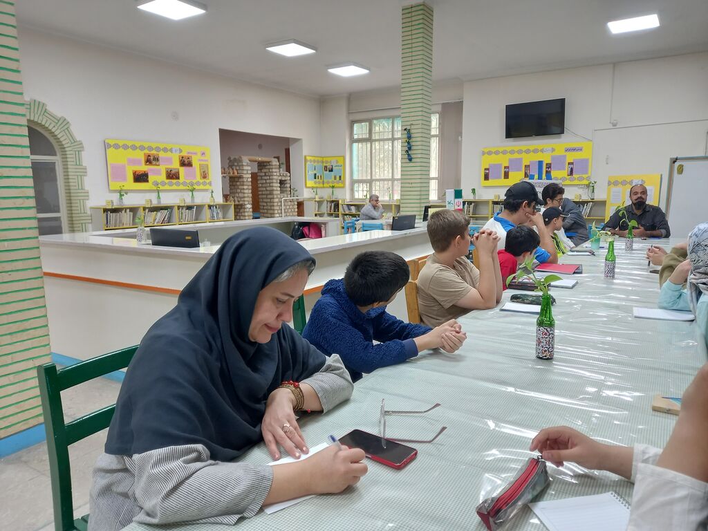 رویش خیال؛ فرصتی برای شکوفایی استعدادهای ادبی نوجوانان در مرکز ۳۲